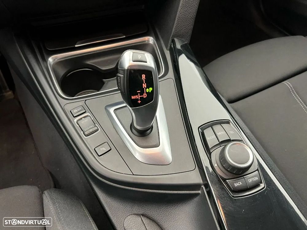 BMW 318 d Touring Auto - 7