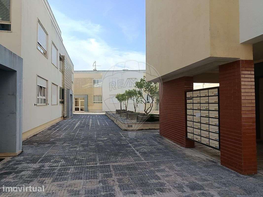 Apartamento T1 para arrendamento - Grande imagem: 2/21