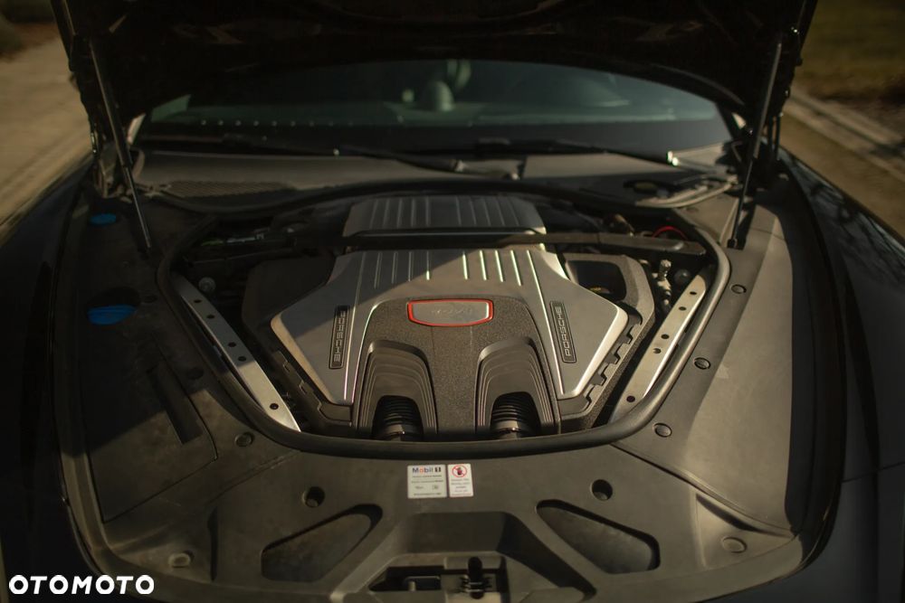 Porsche Panamera Turbo - 21