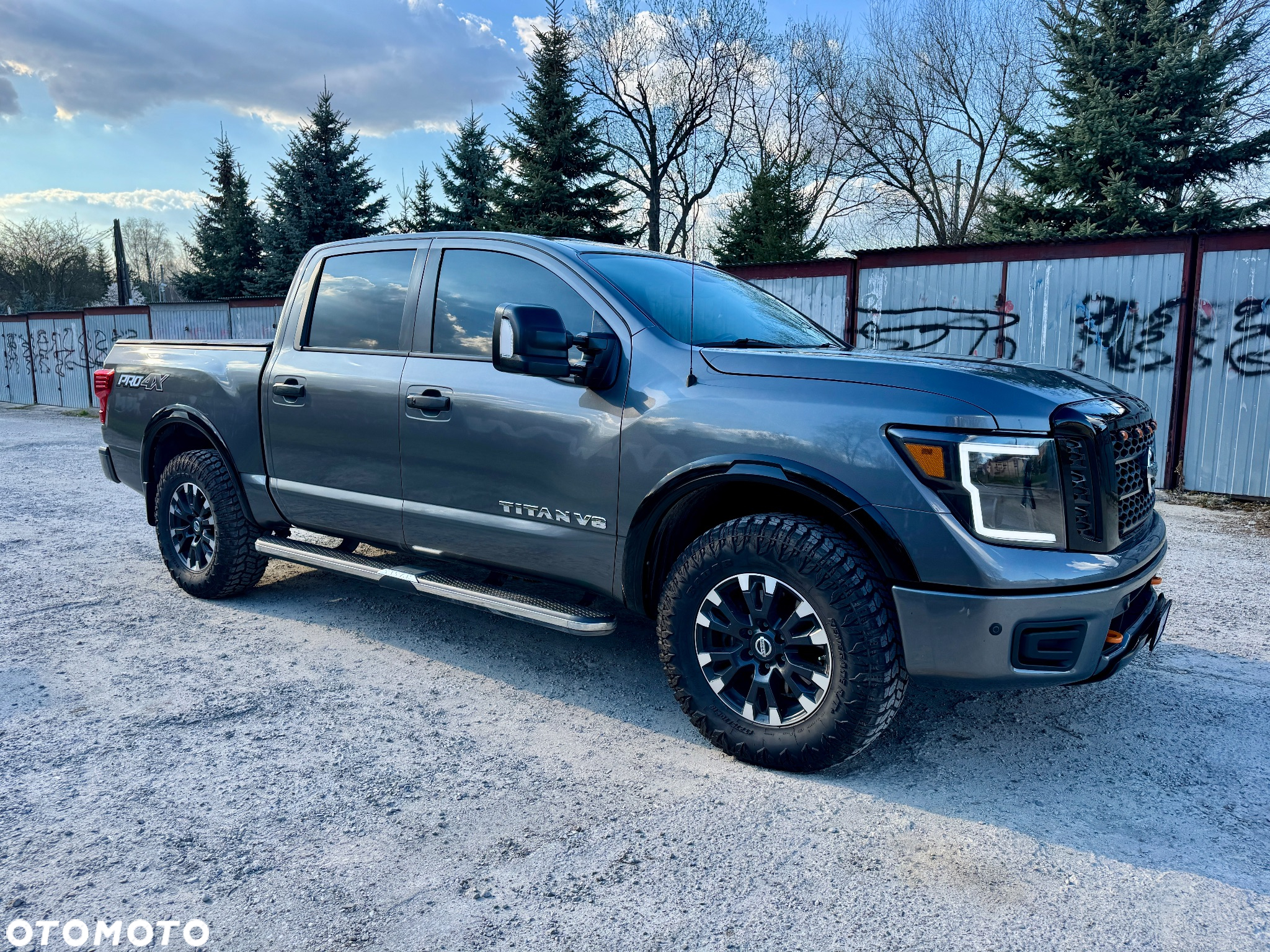 Nissan Titan - 6