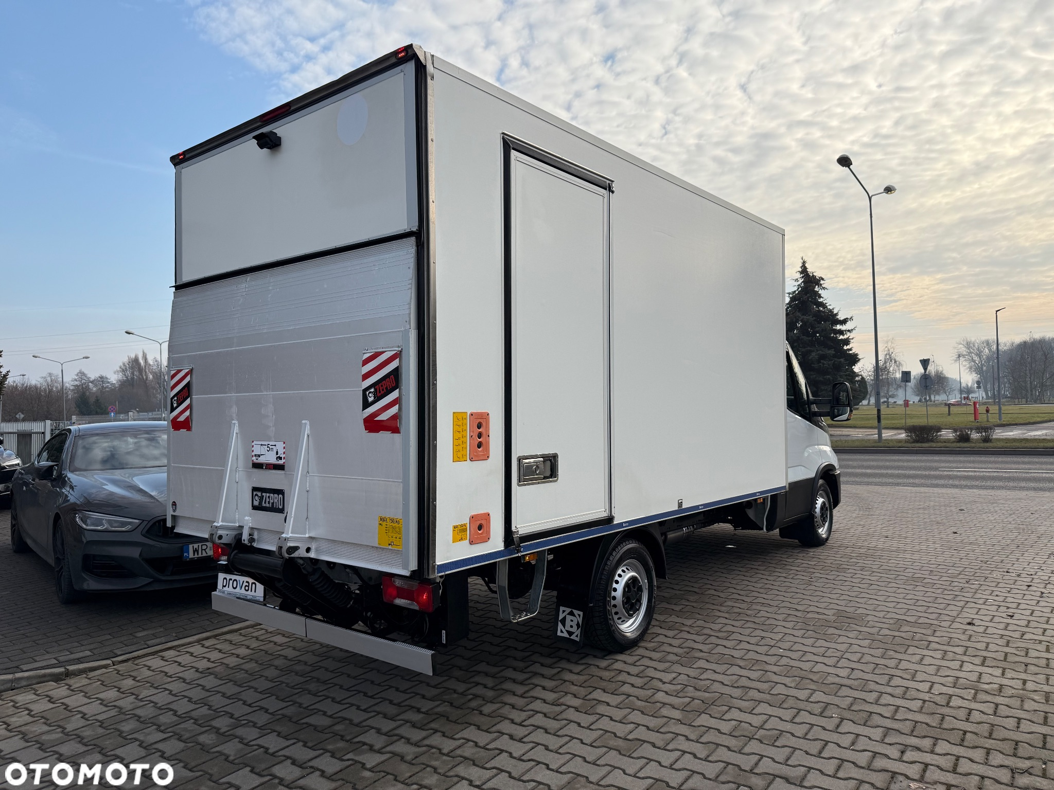 Iveco DAILY 35-160 HI-MATIC KONTENER 8 EUROPALET WINDA ZEPRO - 20