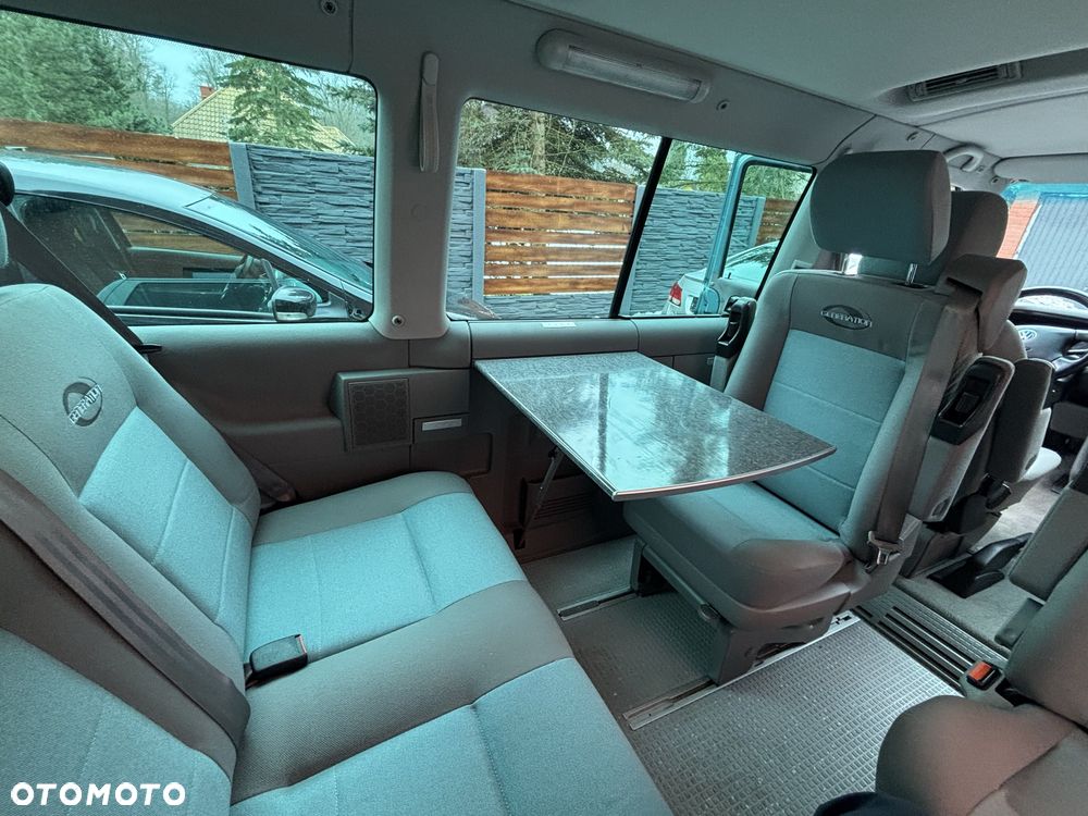 Volkswagen Multivan - 7