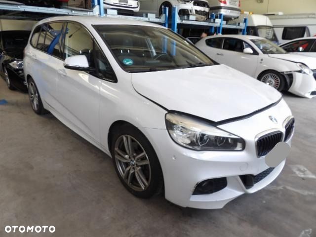 BMW Seria 2 220d - 5