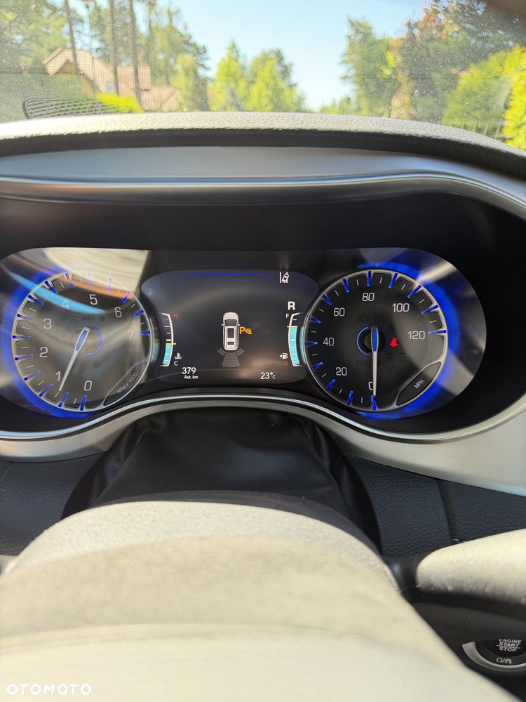 Chrysler Pacifica - 19