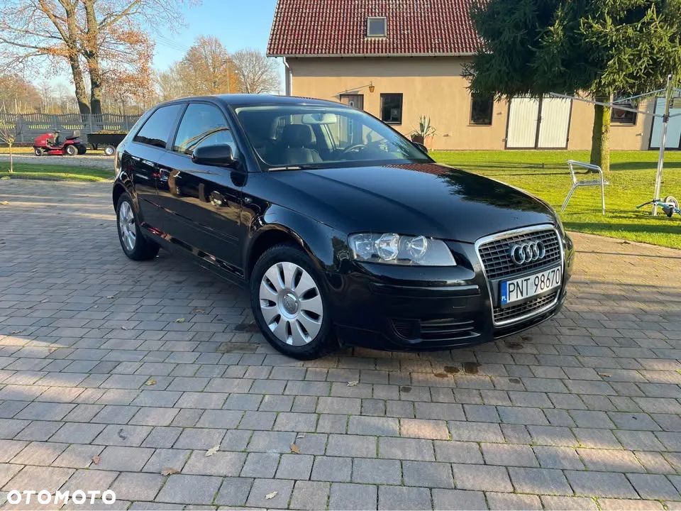 Audi A3 3-drzwiowe 1.6 Attraction - 1