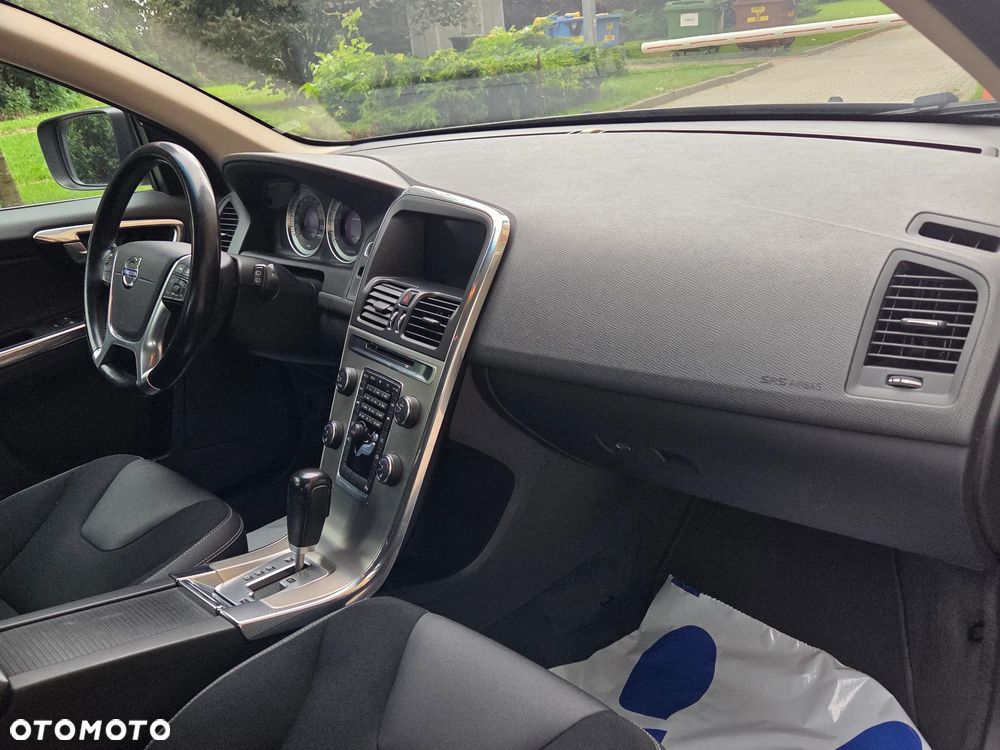 Volvo XC 60 D4 Geartronic Momentum - 30