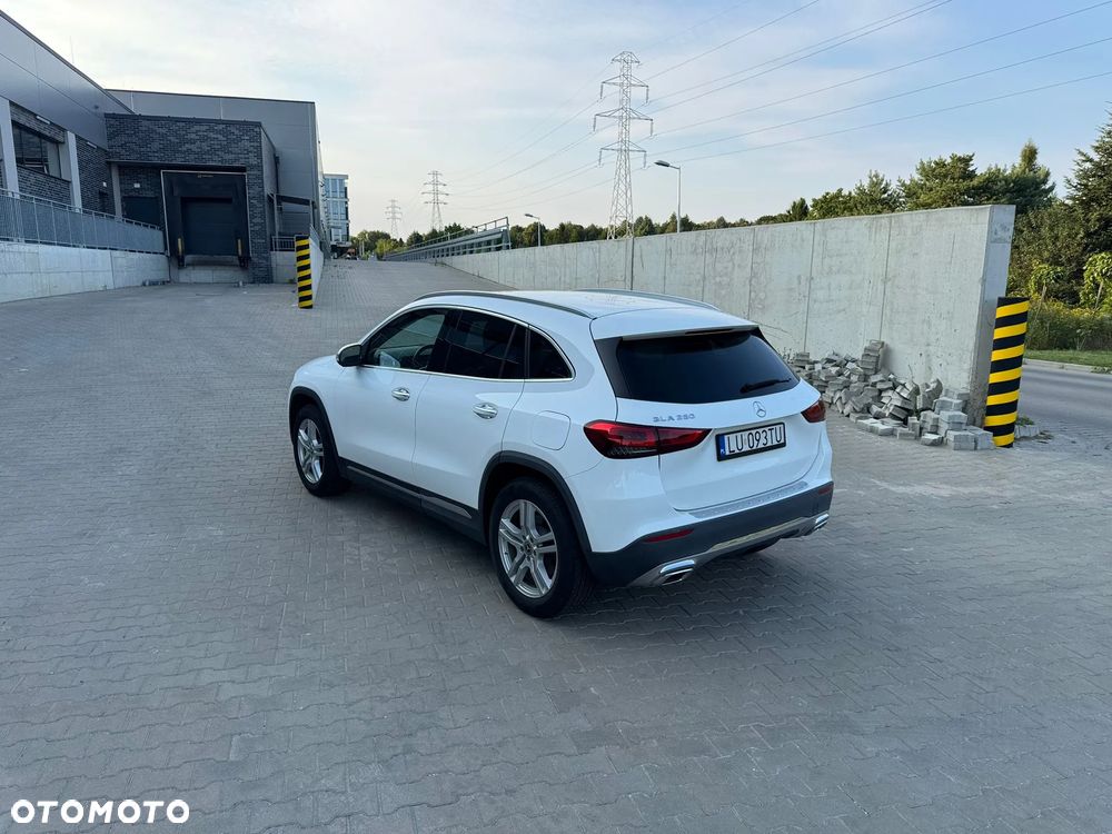 Mercedes-Benz GLA 250 8G-DCT Style - 3