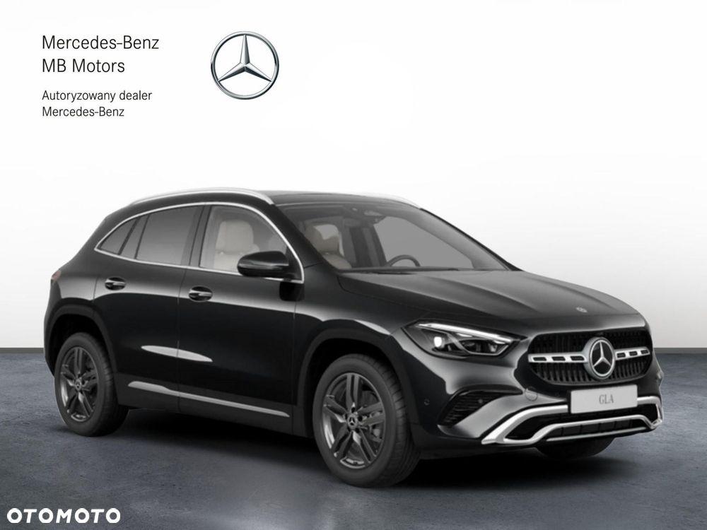 Mercedes-Benz GLA - 2