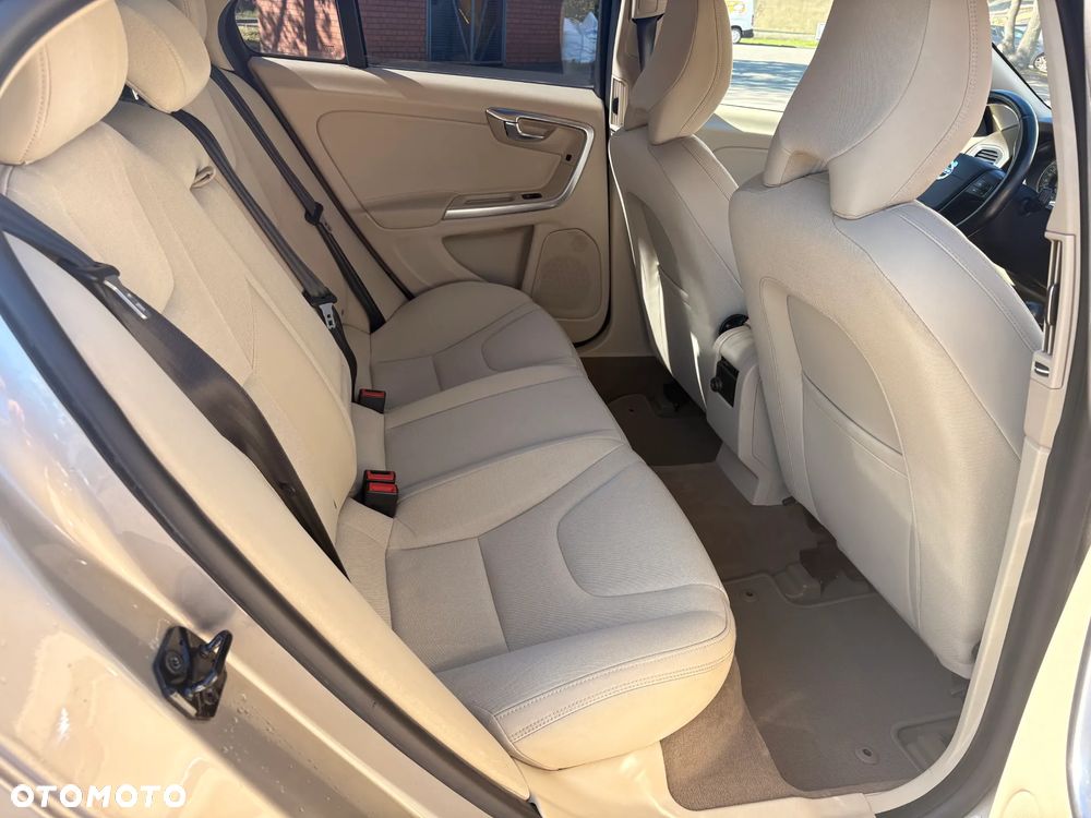 Volvo S60 D3 - 19
