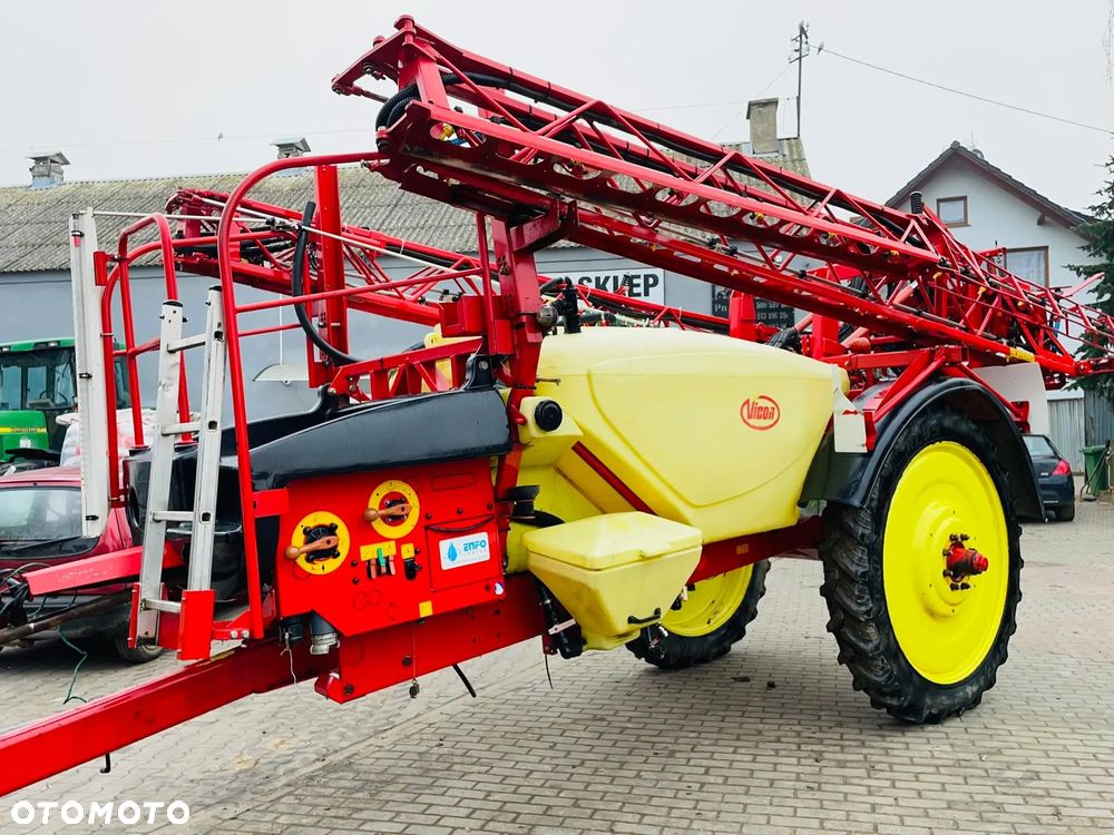 Challenger ROGATOR 618 - 12