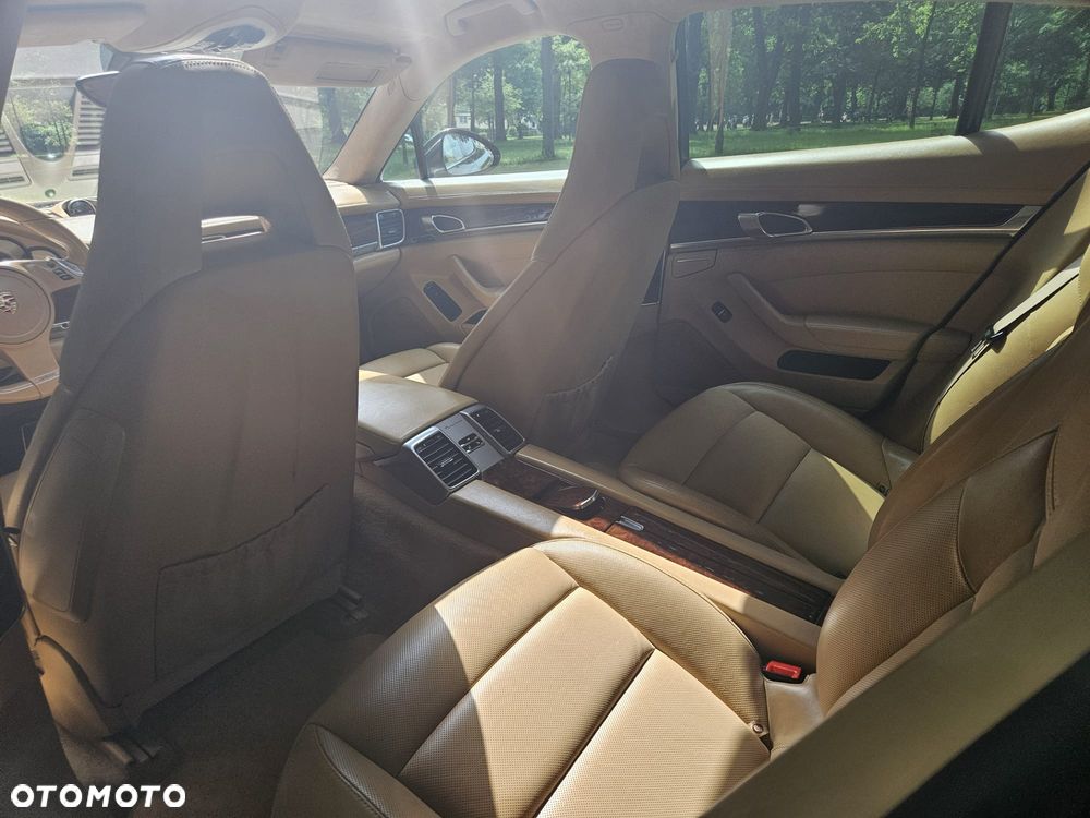 Porsche Panamera Turbo - 23
