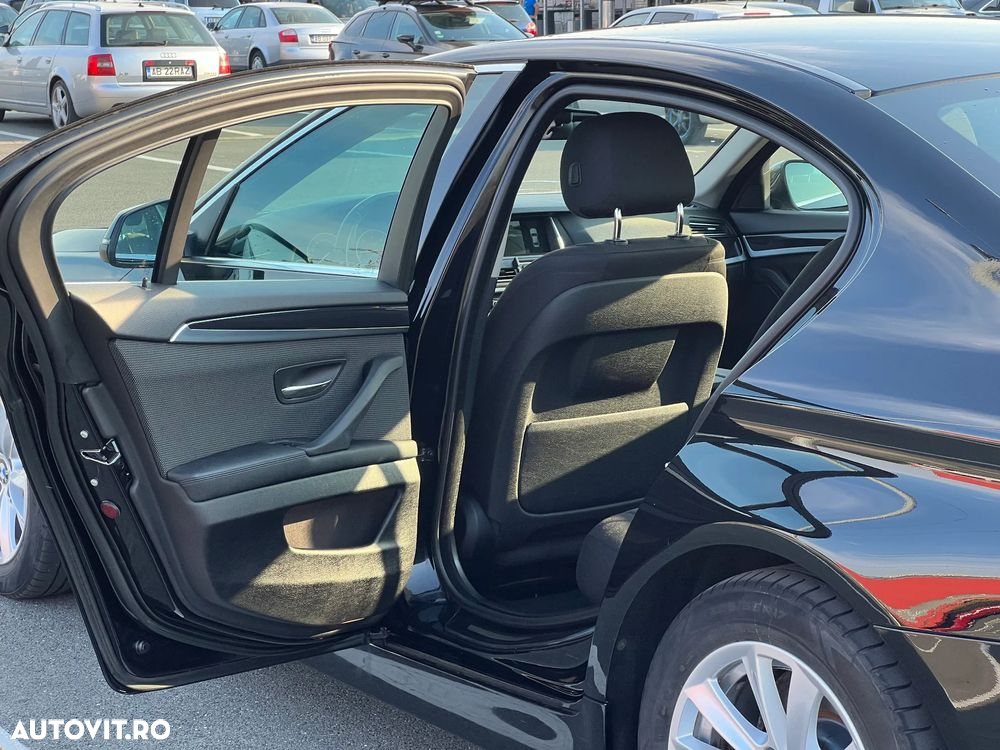 BMW Seria 5 520d xDrive - 14