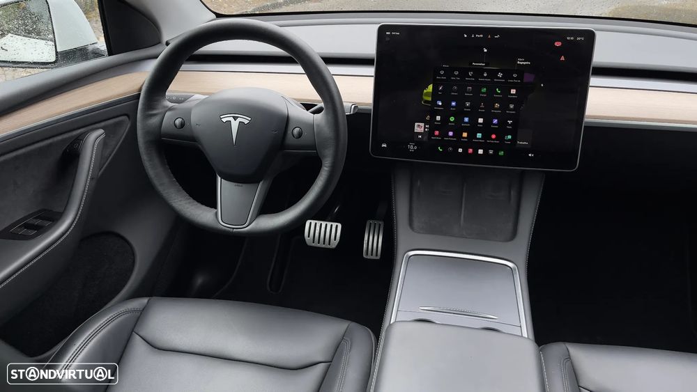 Tesla Model Y Performance Dual Motor AWD - 24