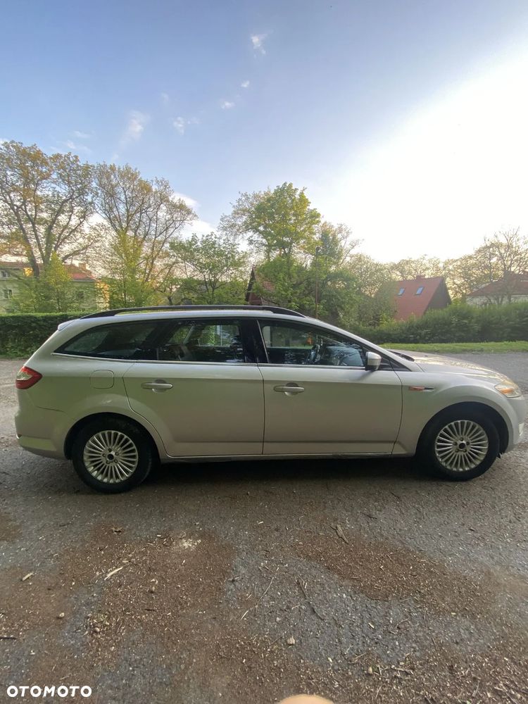 Ford Mondeo 2.0 Ghia - 6