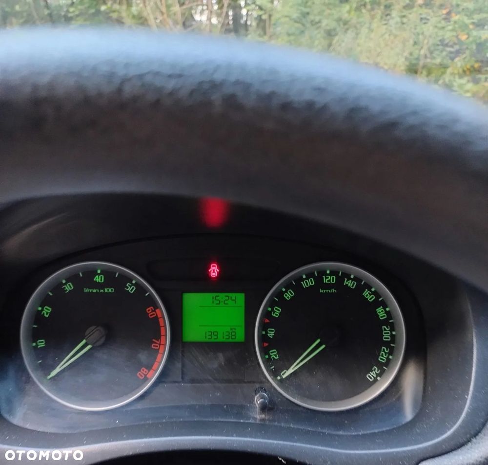 Skoda Fabia 1.4 16V Ambiente - 8