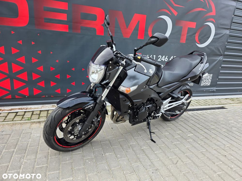 Suzuki GSR - 30