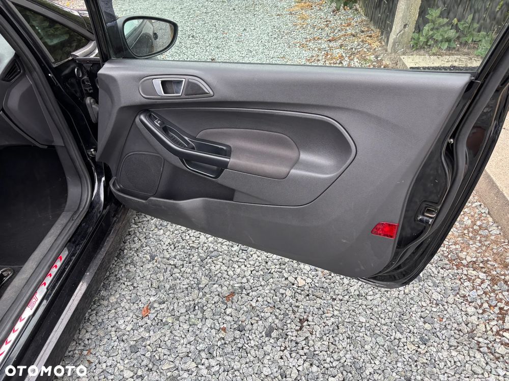 Ford Fiesta 1.6 EcoBoost ST - 17
