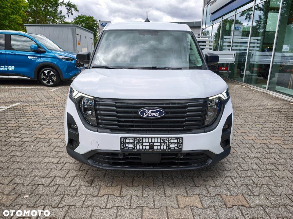 Ford Transit Courier - 9