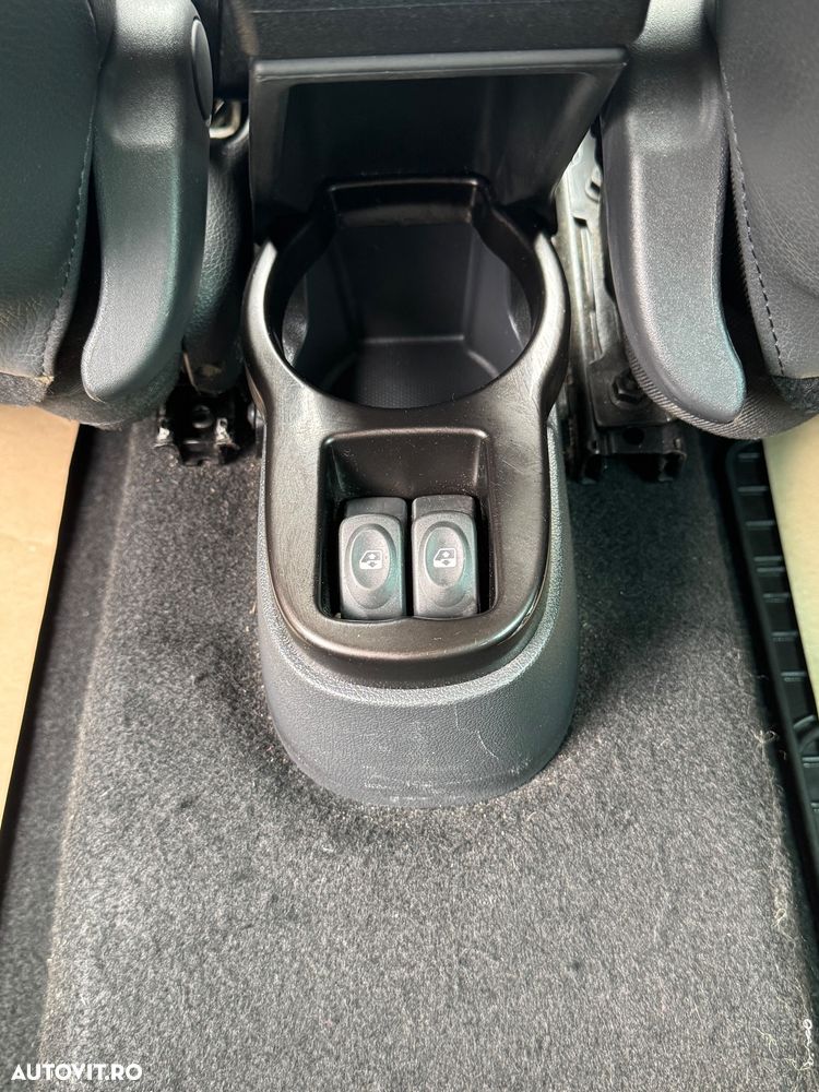 Dacia Duster 1.5 dCi 4x4 Prestige - 11