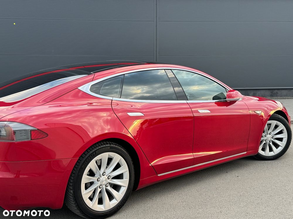 Tesla Model S - 9