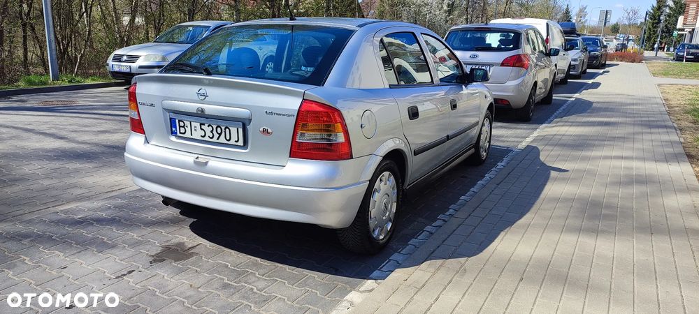 Opel Astra 1.4 111 - 3