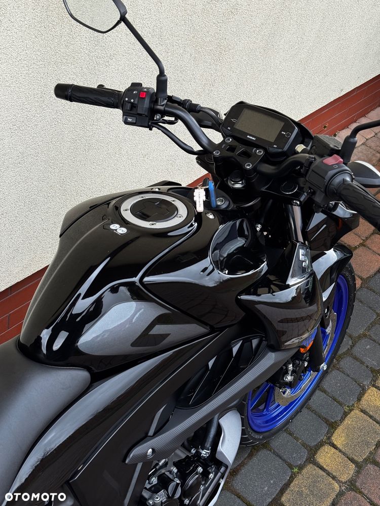 Suzuki GSX - 14