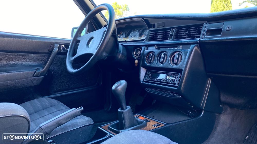 Mercedes-Benz W201 (1982-1993) 190 E 1.8 - 12