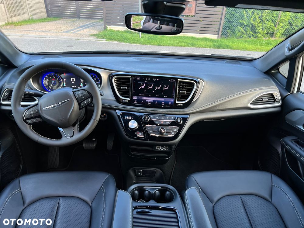 Chrysler Pacifica - 6