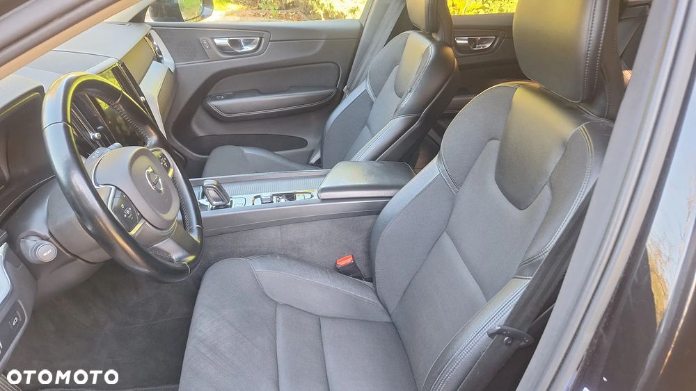 Volvo XC 60 B4 D AWD Geartronic Momentum Pro - 30
