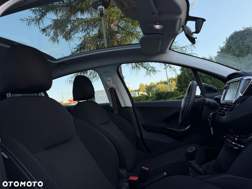 Peugeot 208 PureTech 82 Urban Move - 5
