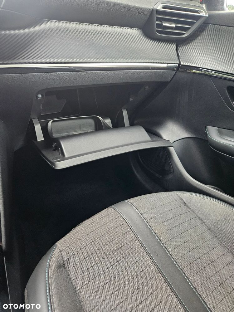 Peugeot 208 Elektromotor 136 GT - 12
