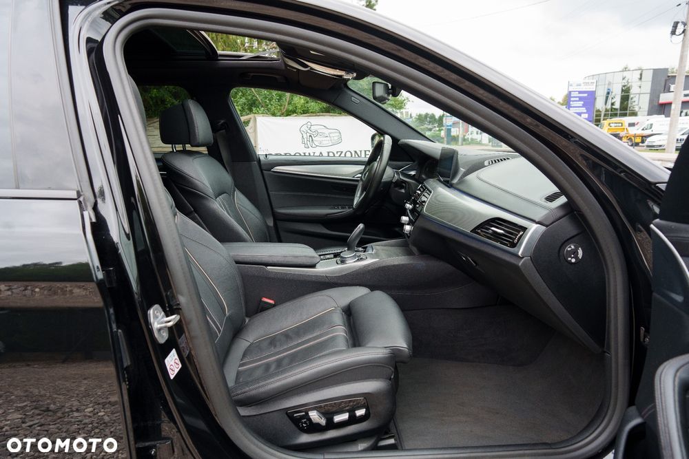BMW Seria 5 520i M Sport Edition - 23