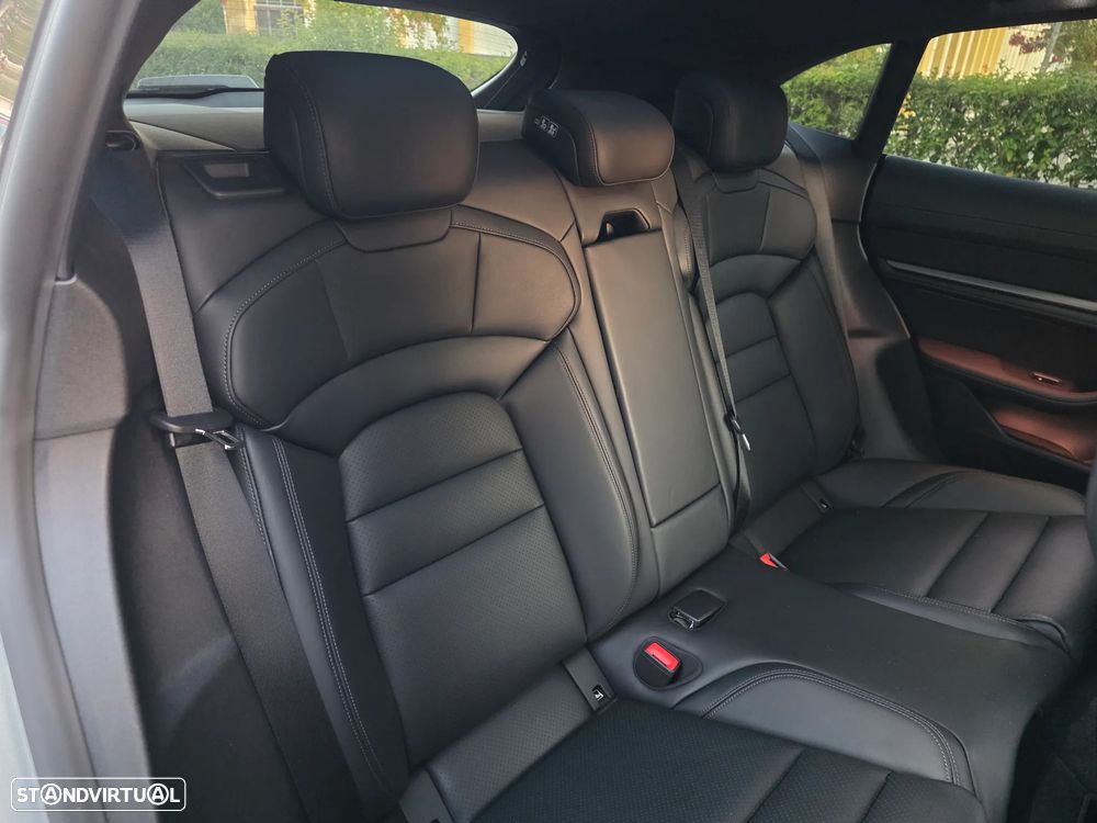 Porsche Taycan Sport Turismo — photo 4