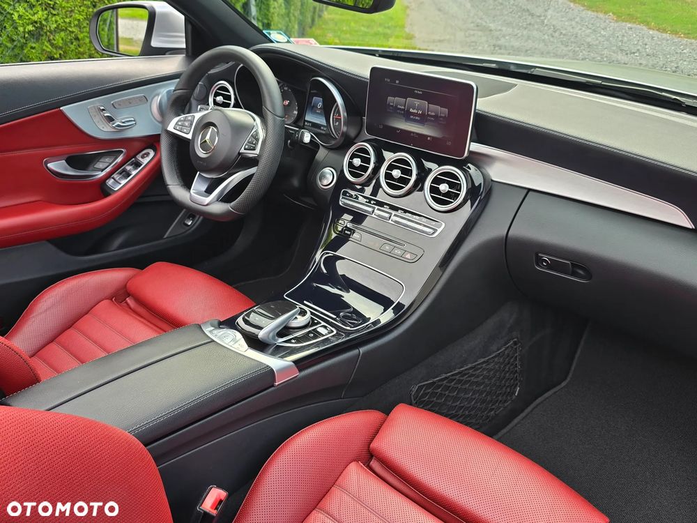 Mercedes-Benz Klasa C 300 9G-TRONIC - 17