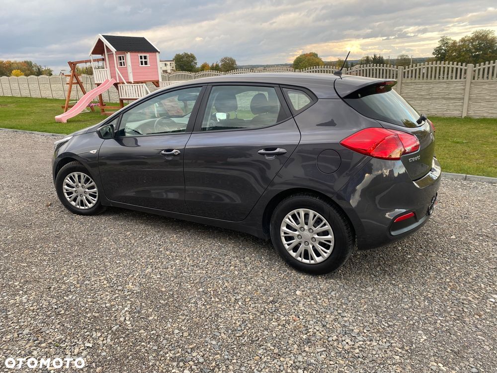 Kia Ceed 1.4 CRDi 90 Spirit - 32