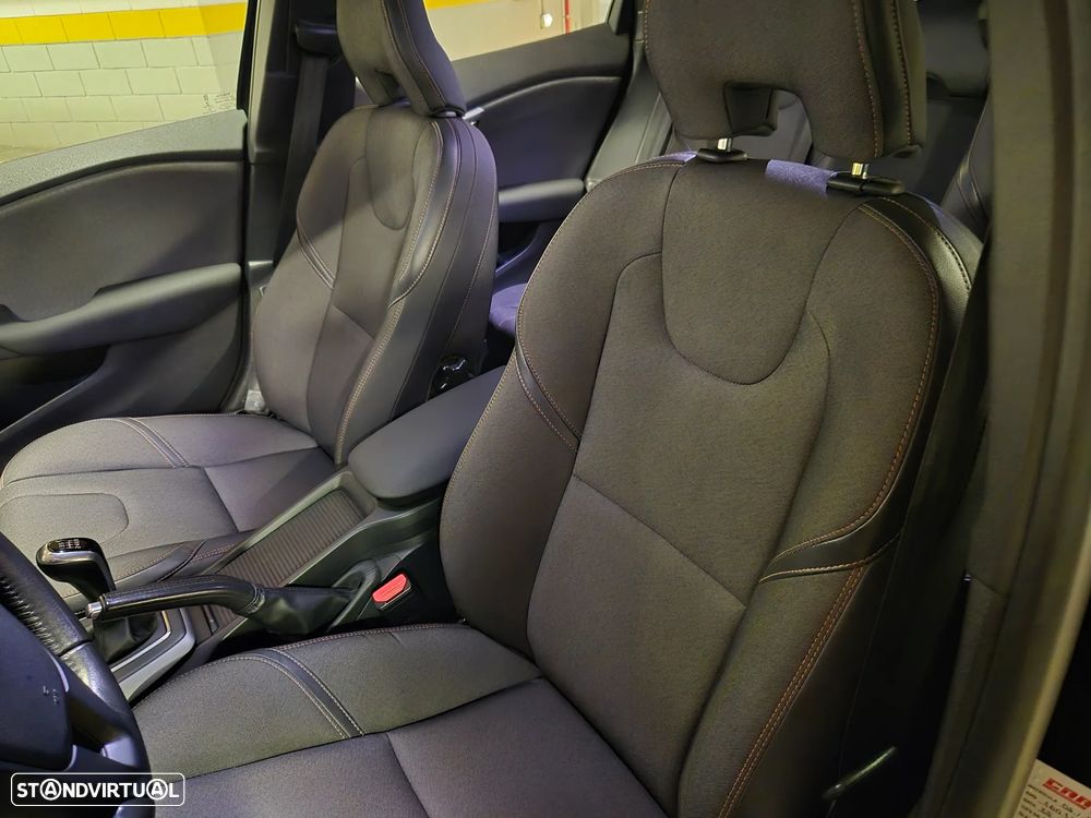 Volvo V40 Cross Country 2.0 D2 Summum - 30