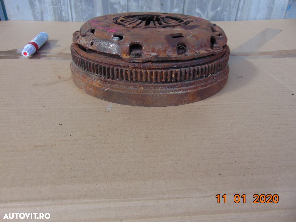 Volanta VW t5 2.0 placa presiune disc ambreiaj dezmembrez t5 4x4 2.0 - 5