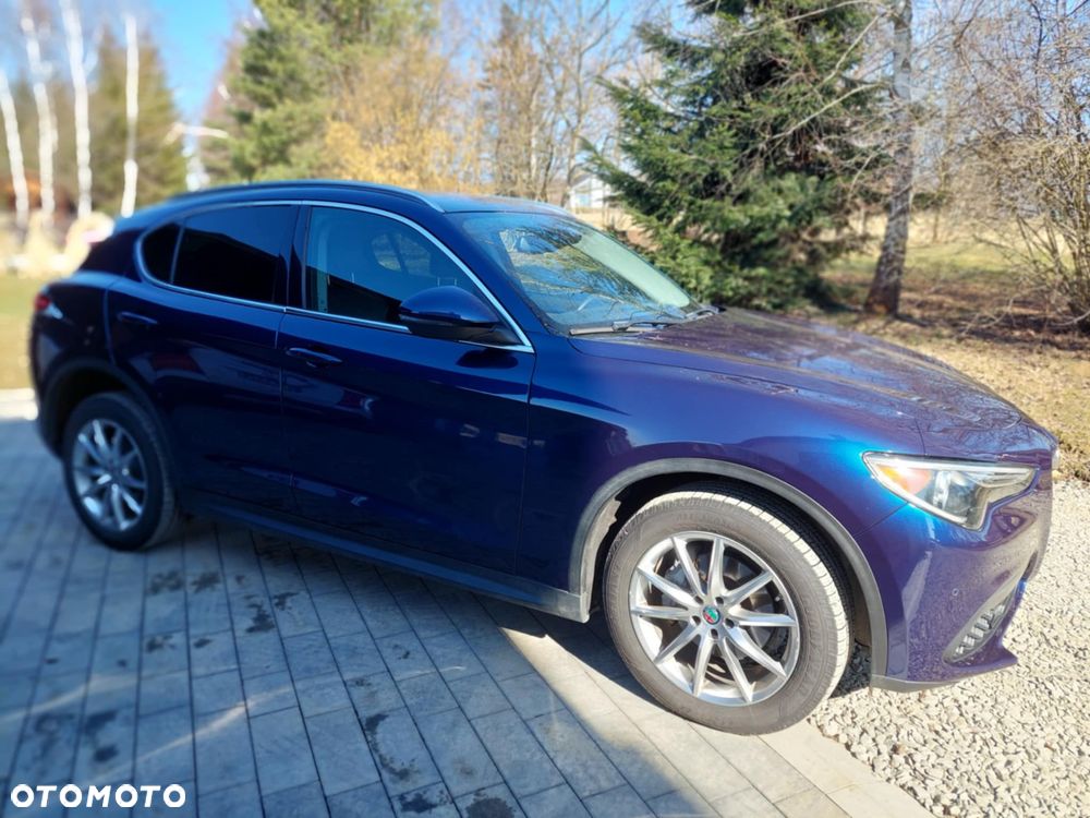 Alfa Romeo Stelvio 2.0 Turbo 16V AT8-Q4 Ti - 4