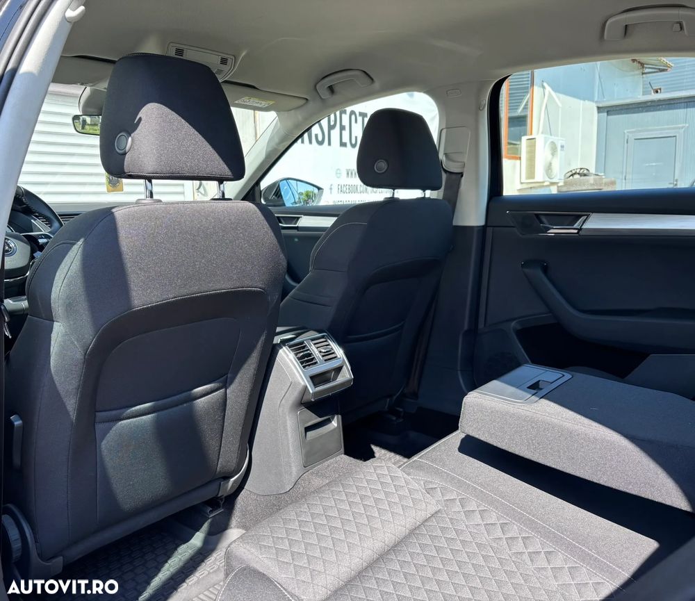Skoda Superb 2.0 TDI DSG Style - 27