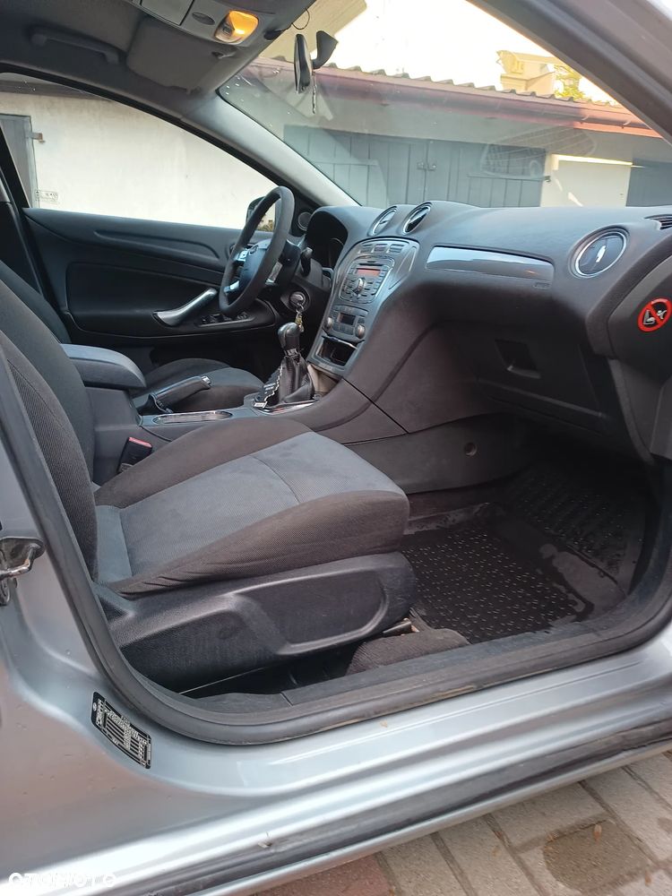 Ford Mondeo 1.8 TDCi Trend - 11