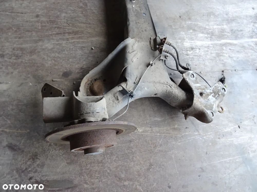 RENAULT SCENIC II 03-05 1.5 DCI BELKA ZAWIESZENIA TYLNA TYŁ - 5