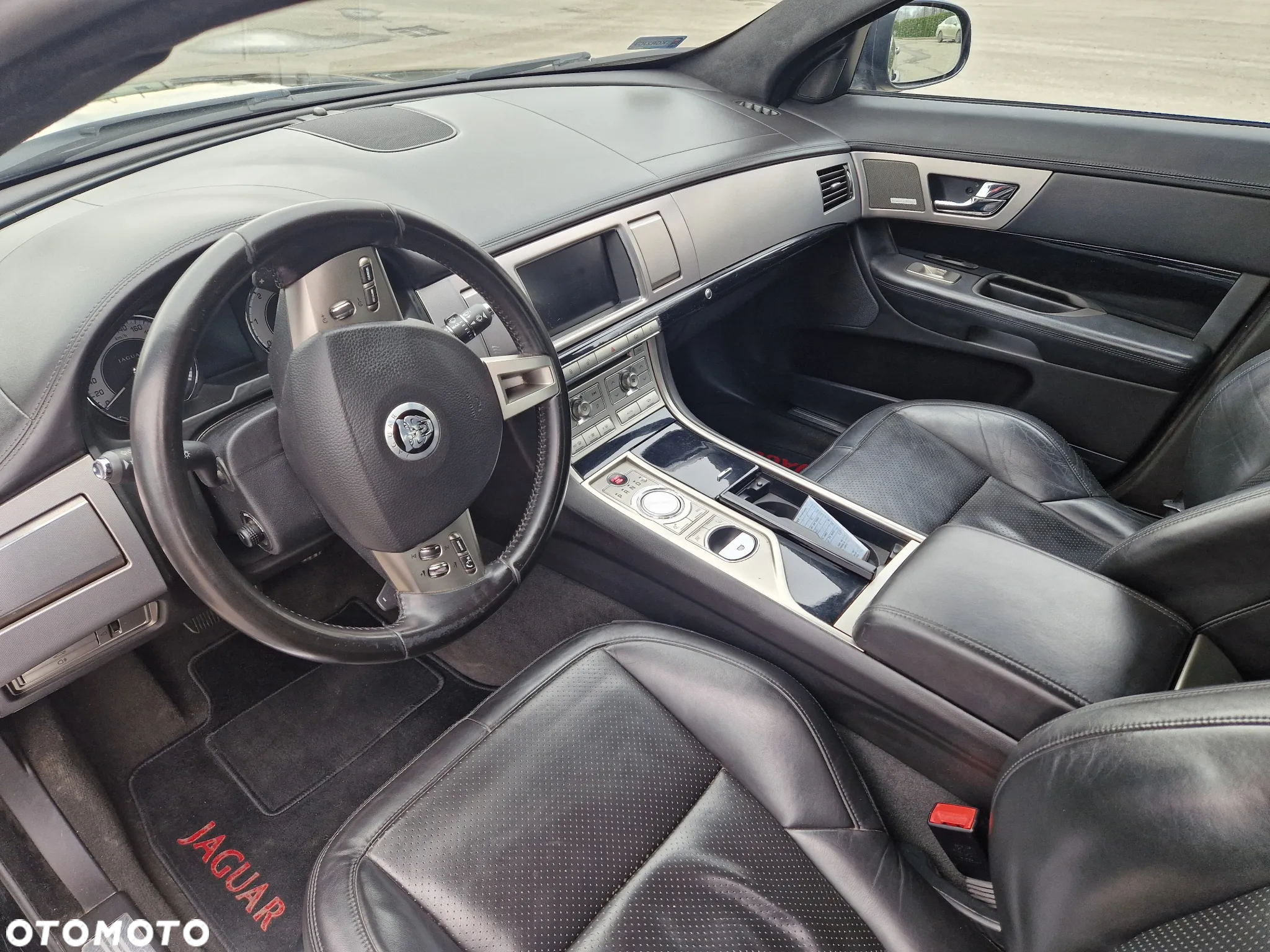 Jaguar XF 3.0 V6 D Premium Luxury - 6