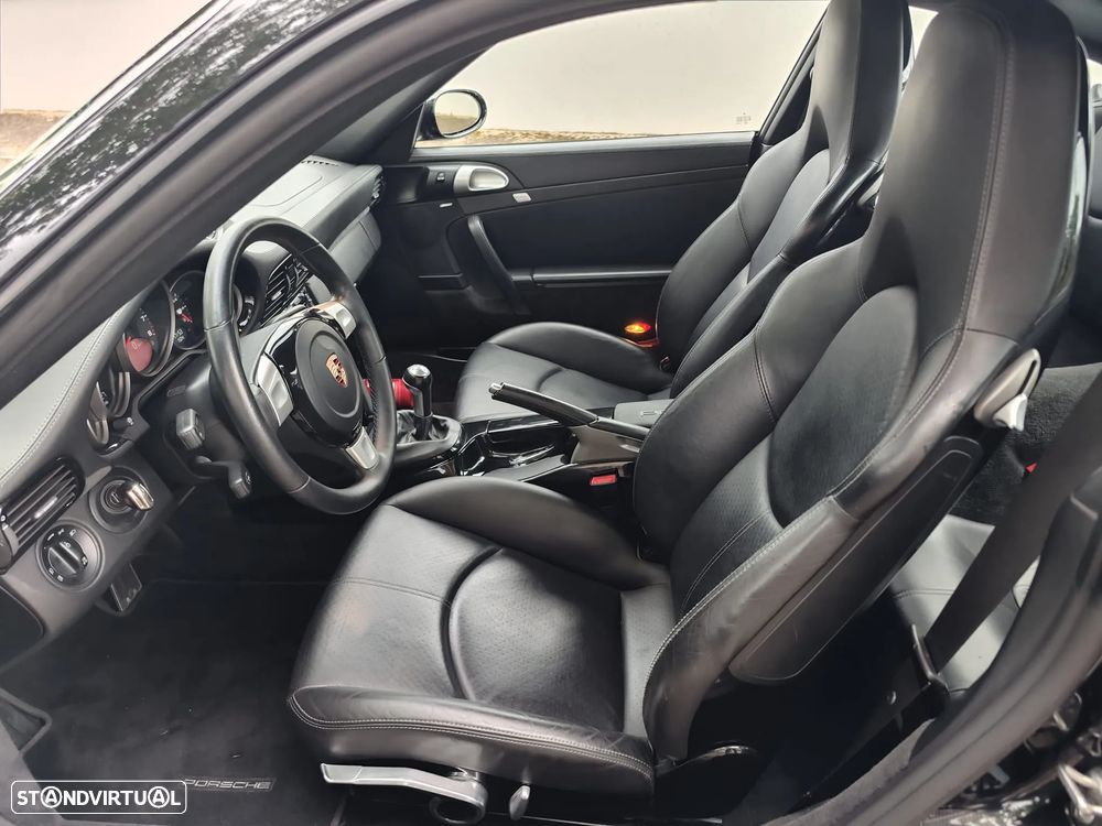 Porsche 911 (997) Carrera 4 S - 33