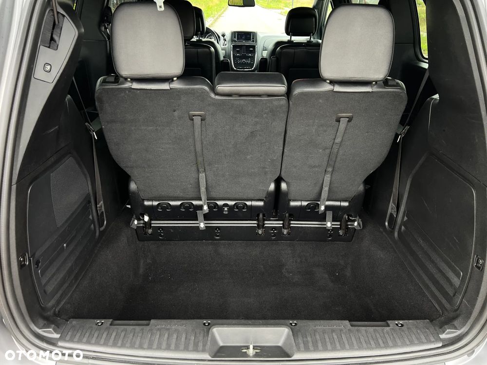 Dodge Grand Caravan - 17