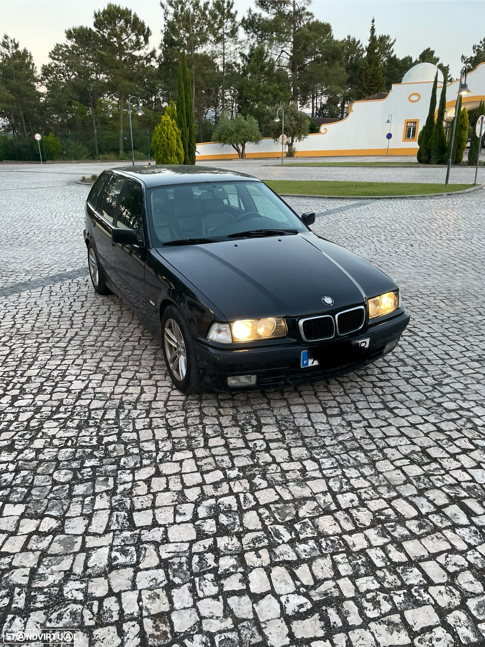 BMW 318 tds Touring Exclusive - 15