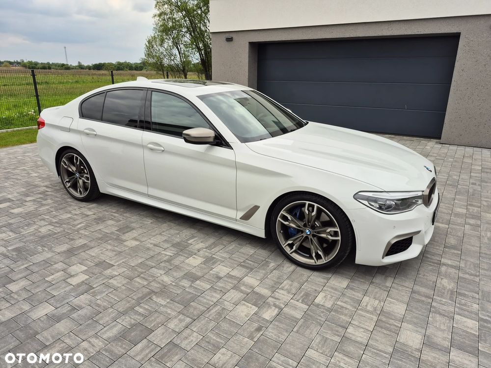 BMW Seria 5 M550i xDrive sport - 4