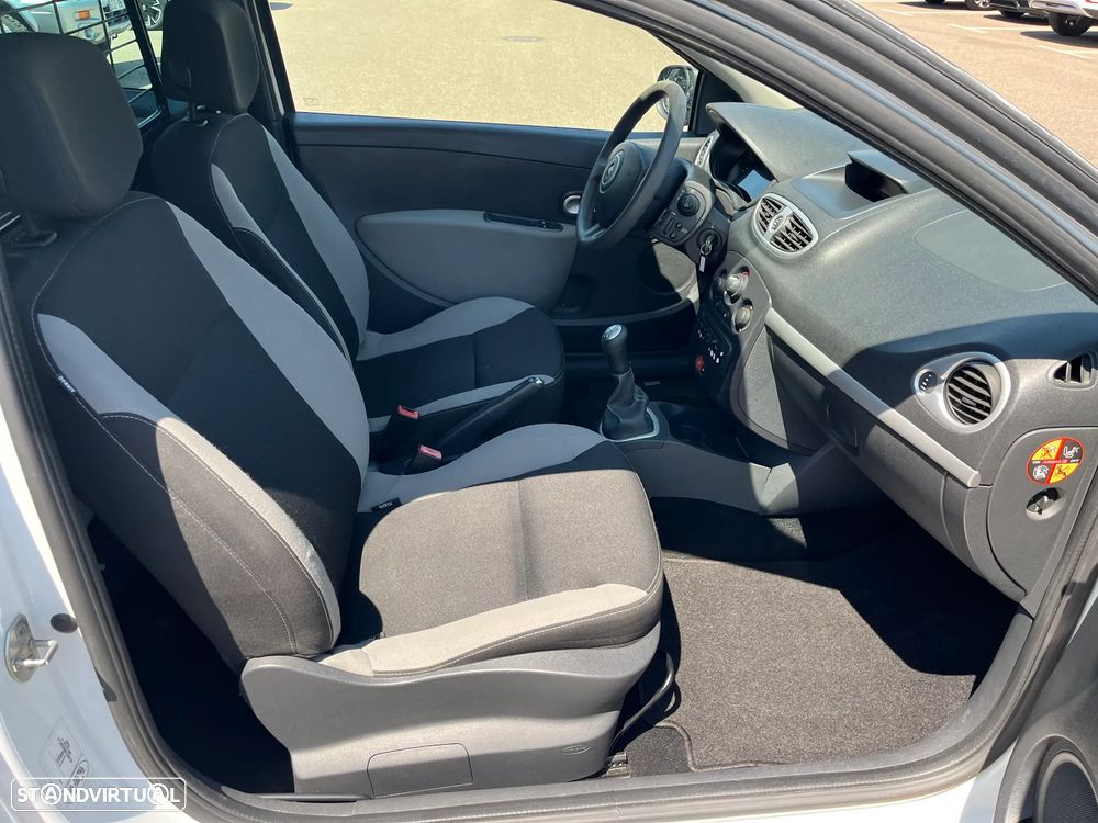 Renault Clio Van c/ AC - 13