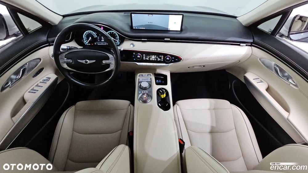 Genesis GV70 2.5T AWD AT8 Luxury Line - 11
