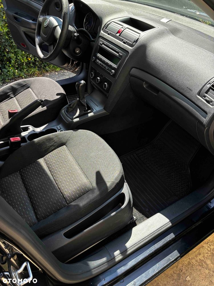 Skoda Octavia 1.6 Ambition - 7