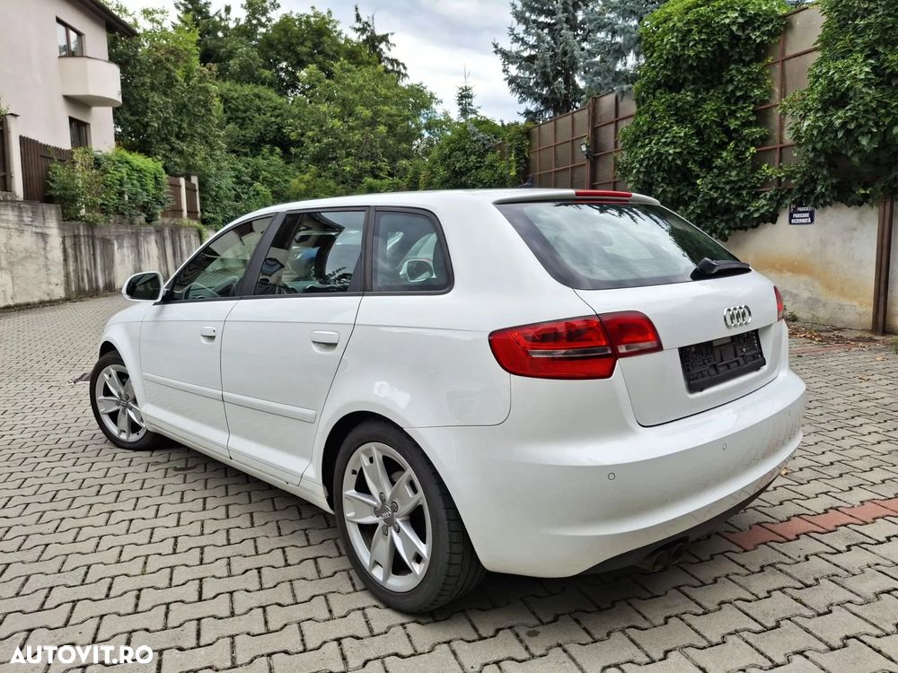 Audi A3 Sportback 1.4 TFSI S-tronic Attraction - 4